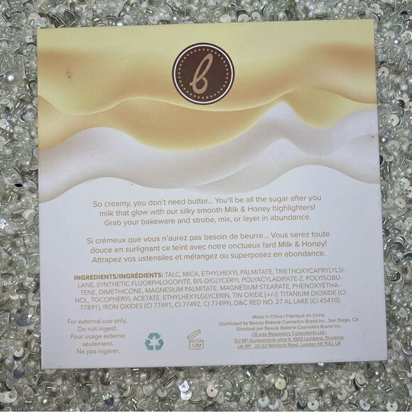 BEAUTY BAKERIE
Milk & Honey Highlighting Palette  - Picture 6 of 6